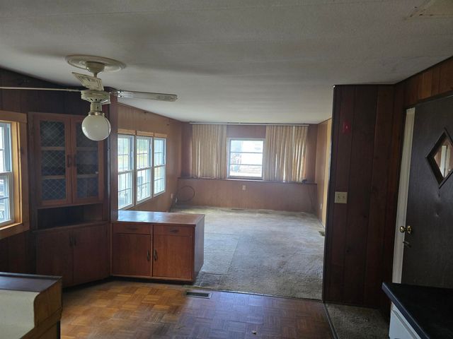 2 Crown Point Dr # A, Charlestown, NH 03603