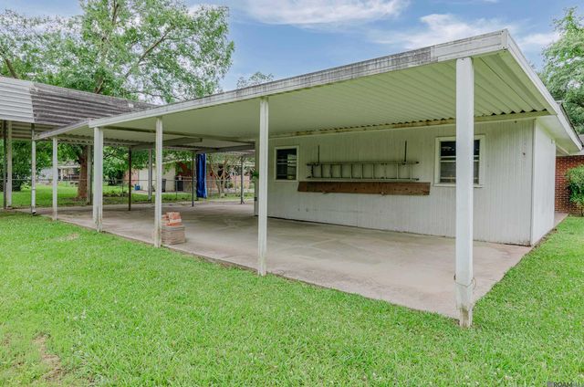 6674 Thelmadale Dr, Central, LA 70739