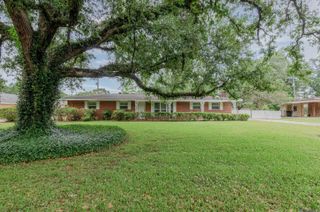 6674 Thelmadale Dr, Central, LA 70739