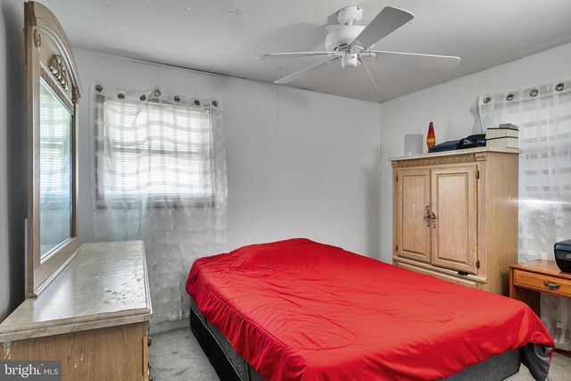 10 LACLEDE DR, Burlington, NJ 08016