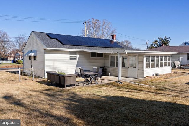 10 LACLEDE DR, Burlington, NJ 08016