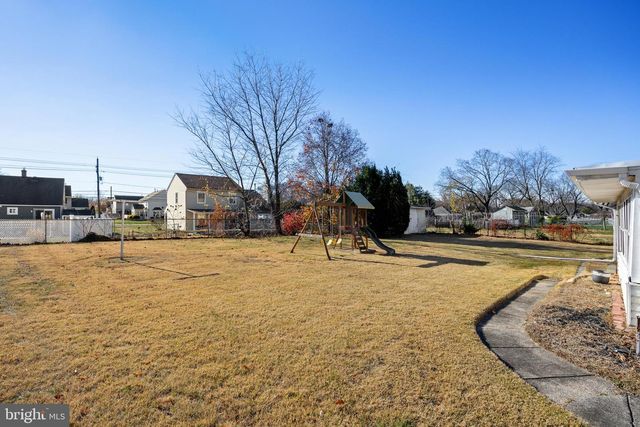 10 LACLEDE DR, Burlington, NJ 08016