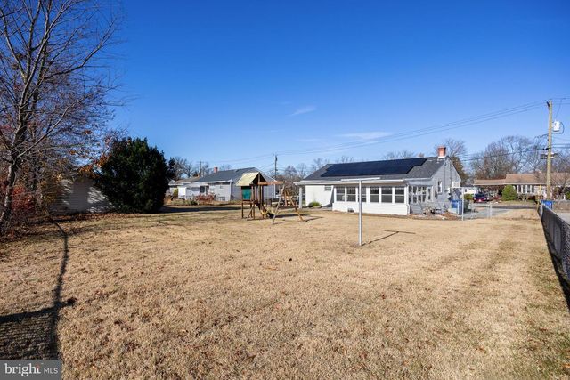 10 LACLEDE DR, Burlington, NJ 08016