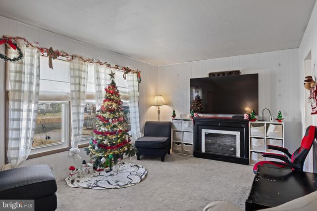 10 LACLEDE DR, Burlington, NJ 08016