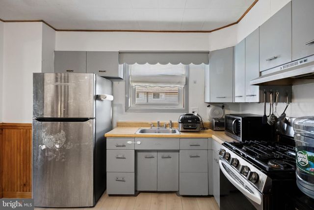 10 LACLEDE DR, Burlington, NJ 08016