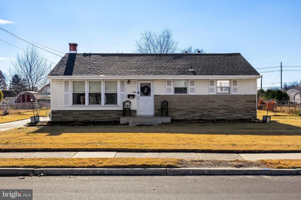 10 LACLEDE DR, Burlington, NJ 08016