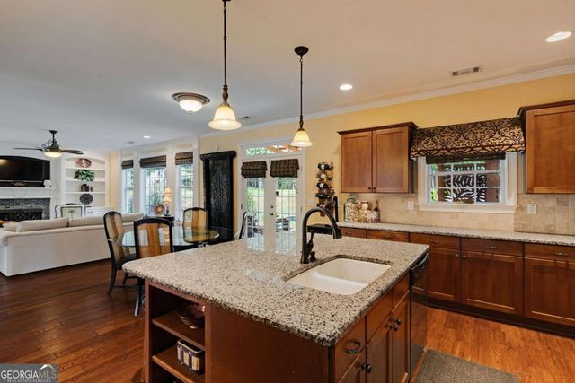2103 Whitlow View Drive, Bishop, GA 30621