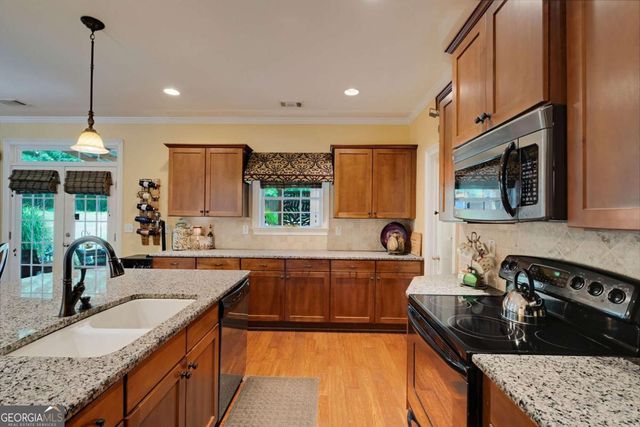 2103 Whitlow View Drive, Bishop, GA 30621