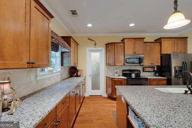 2103 Whitlow View Drive, Bishop, GA 30621