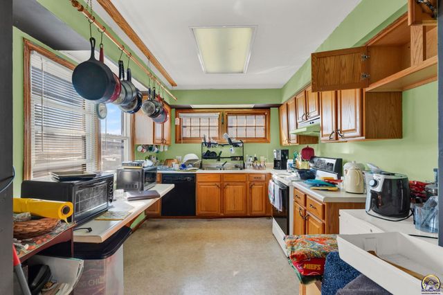 916 SW Polk ST, Topeka, KS 66612