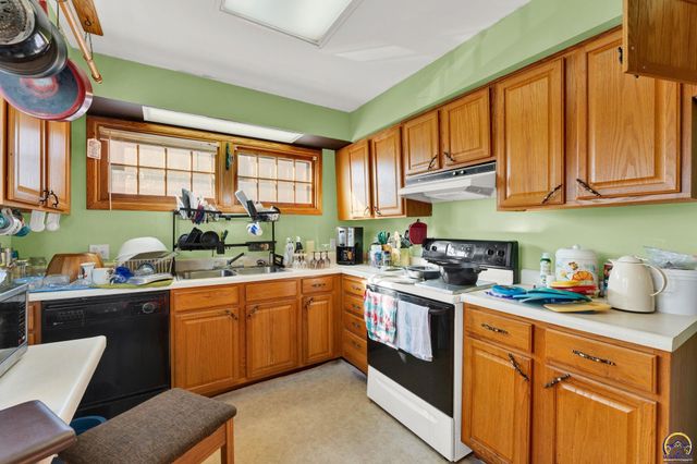 916 SW Polk ST, Topeka, KS 66612