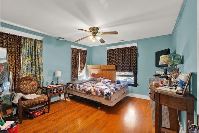 916 SW Polk ST, Topeka, KS 66612