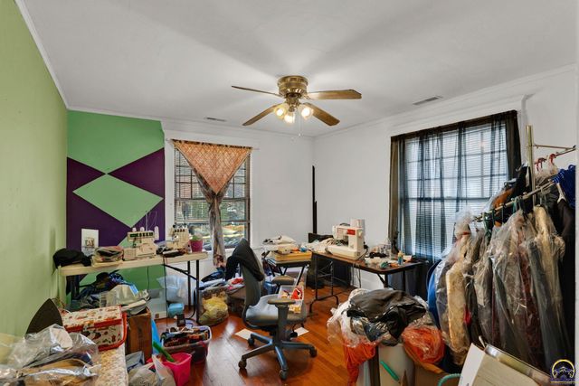 916 SW Polk ST, Topeka, KS 66612