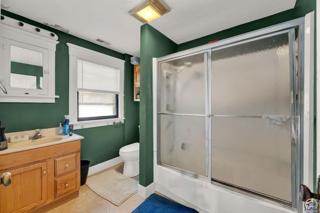 916 SW Polk ST, Topeka, KS 66612