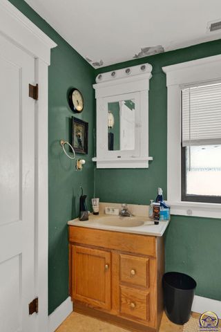 916 SW Polk ST, Topeka, KS 66612