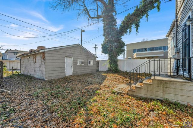 916 SW Polk ST, Topeka, KS 66612