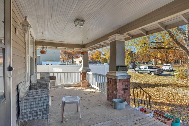 916 SW Polk ST, Topeka, KS 66612