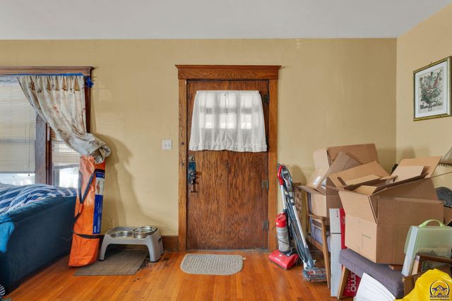 916 SW Polk ST, Topeka, KS 66612