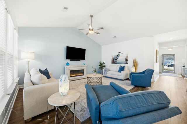 1822 Parish Way, Myrtle Beach, SC 29577