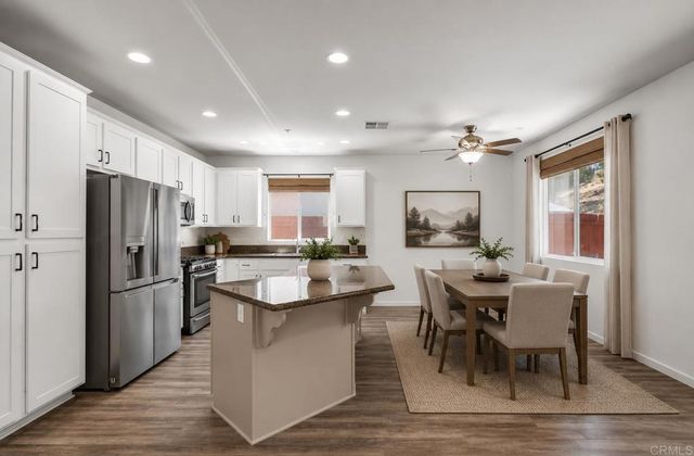 8772 Glen Vista Way, Santee, CA 92071