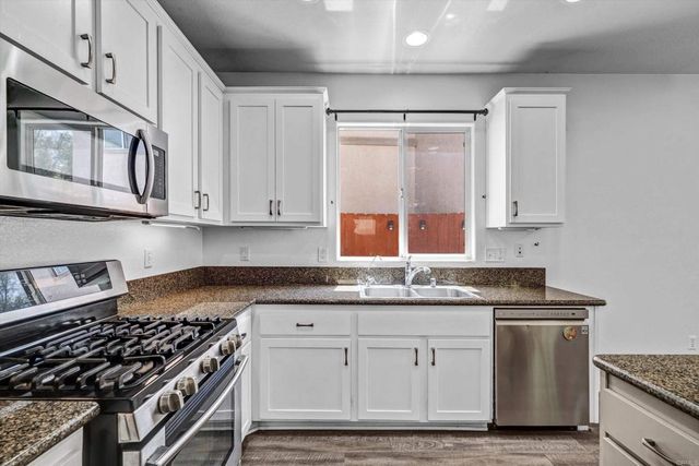 8772 Glen Vista Way, Santee, CA 92071