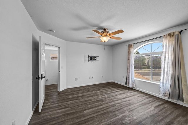 8772 Glen Vista Way, Santee, CA 92071