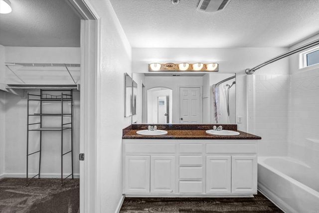8772 Glen Vista Way, Santee, CA 92071