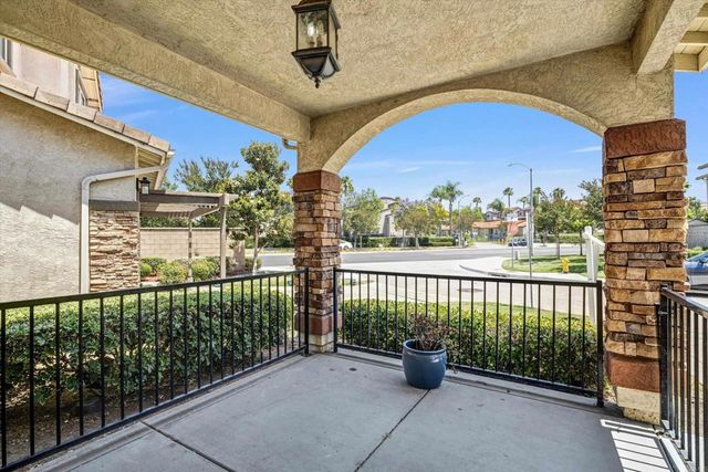 8772 Glen Vista Way, Santee, CA 92071