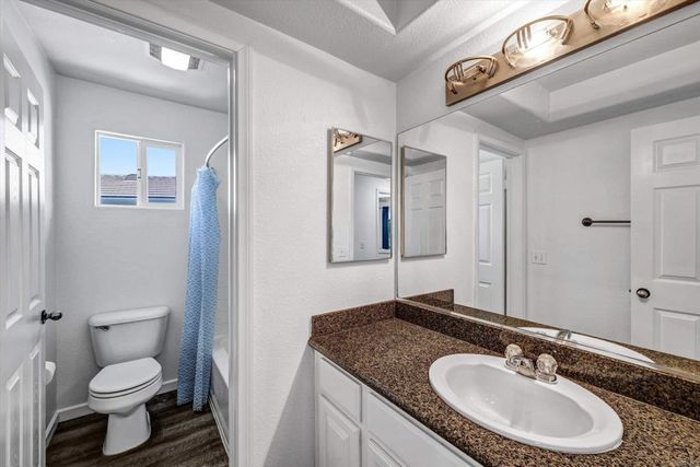 8772 Glen Vista Way, Santee, CA 92071