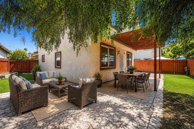 8772 Glen Vista Way, Santee, CA 92071