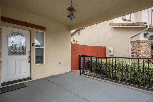 8772 Glen Vista Way, Santee, CA 92071