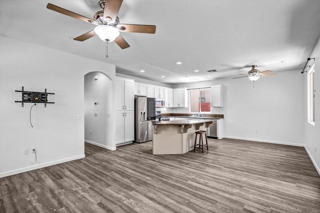 8772 Glen Vista Way, Santee, CA 92071