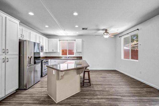 8772 Glen Vista Way, Santee, CA 92071