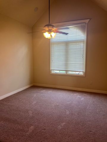 2624 S Everest Avenue, Rogers, AR 72758