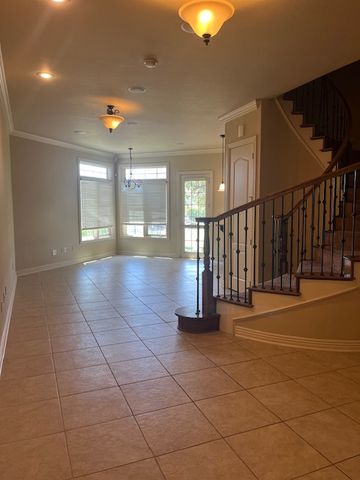 2624 S Everest Avenue, Rogers, AR 72758