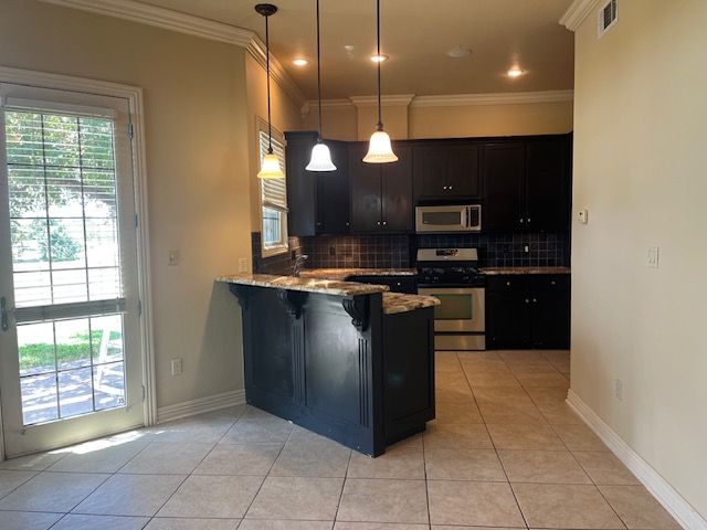 2624 S Everest Avenue, Rogers, AR 72758