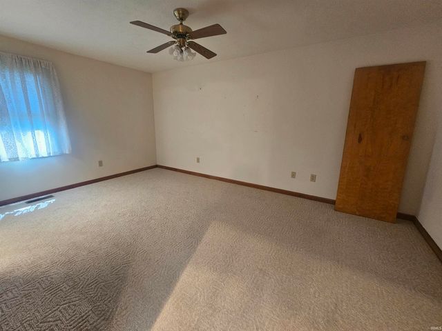 302 E Lewis Lane, Spencer, IN 47460