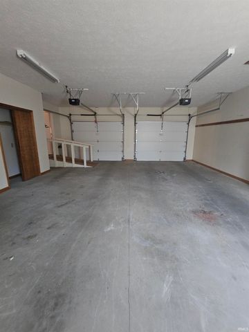 302 E Lewis Lane, Spencer, IN 47460
