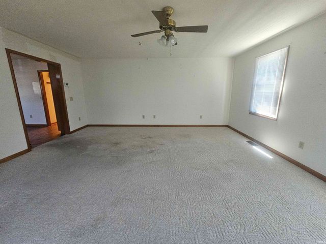 302 E Lewis Lane, Spencer, IN 47460