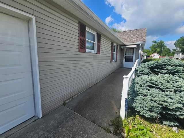 302 E Lewis Lane, Spencer, IN 47460