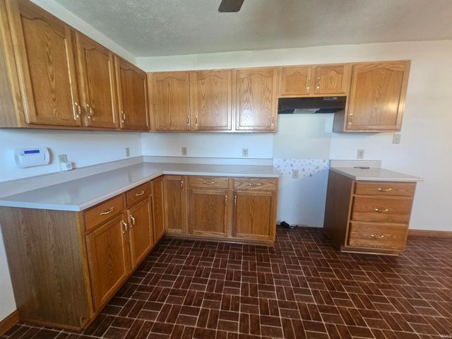 302 E Lewis Lane, Spencer, IN 47460