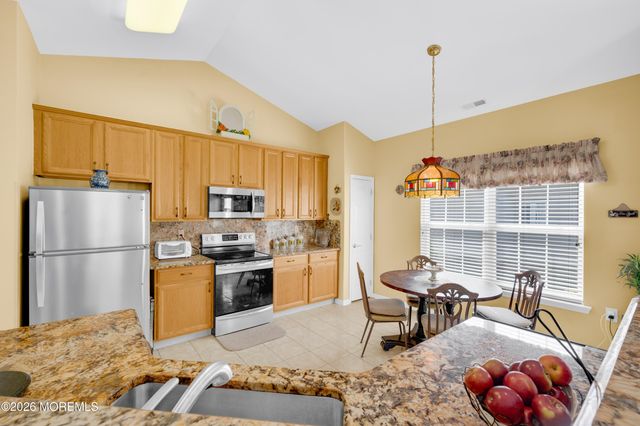48 Dante Drive, Manchester, NJ 08759