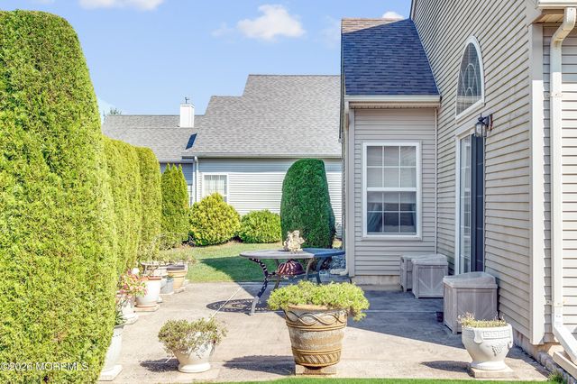 48 Dante Drive, Manchester, NJ 08759