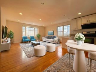 12 Naviens Ln 1, Waltham, MA 02453