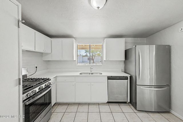 6633 E Mary Drive, Tucson, AZ 85730