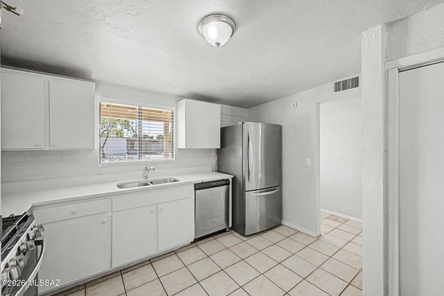 6633 E Mary Drive, Tucson, AZ 85730