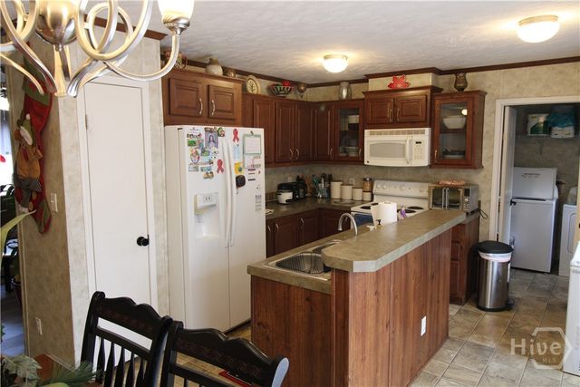 1724 Brook Run, Register, GA 30452