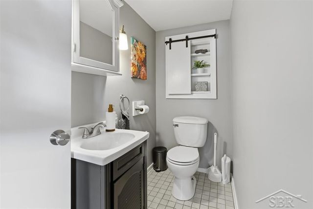 2627 E Stewart Road, Midland Twp, MI 48640