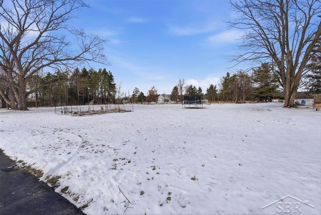 2627 E Stewart Road, Midland Twp, MI 48640