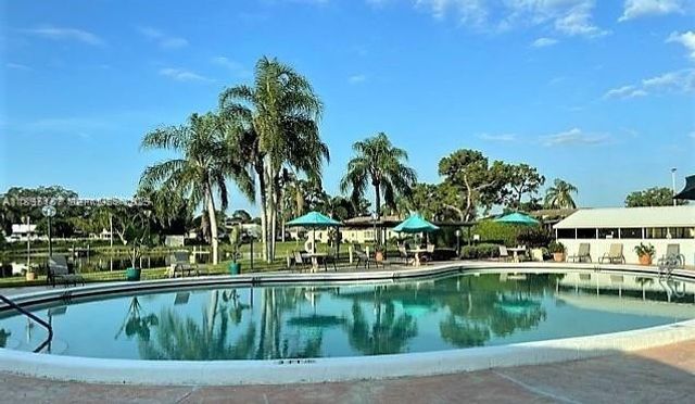 5042 Lakefront Boulevard A, Delray Beach, FL 33484